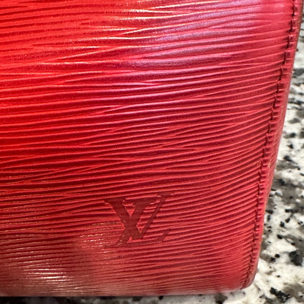 Louis Vuitton Epi Speedy 25 in Castilian Red. - Picture 16 of 16